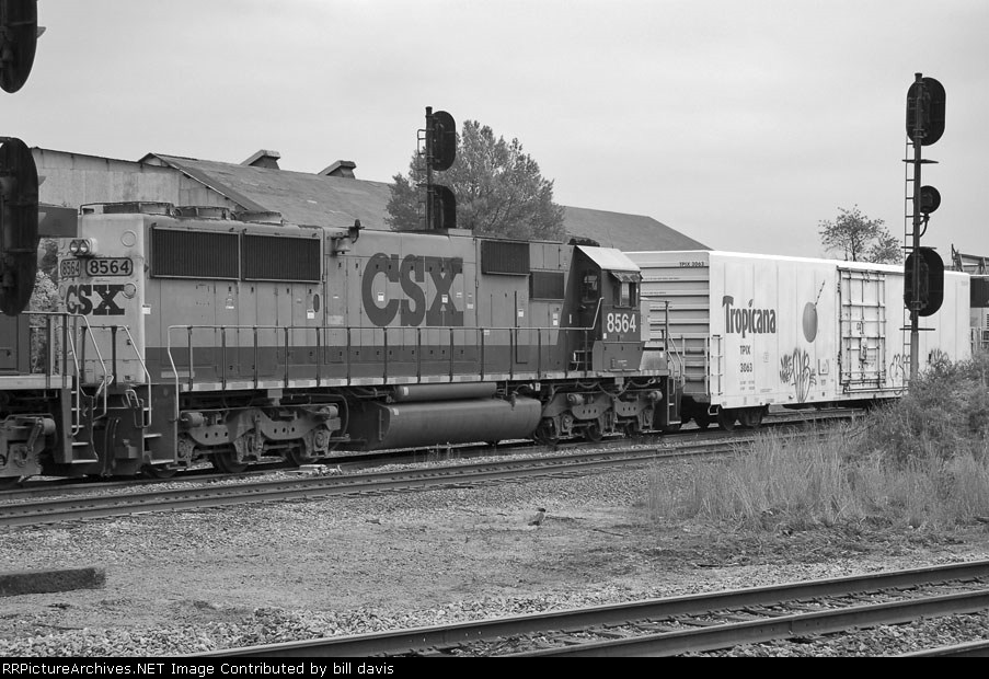 CSX 8564